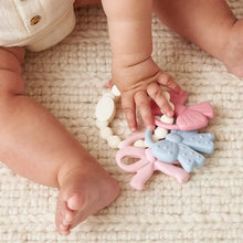 Itzy Trio - Bow Teether